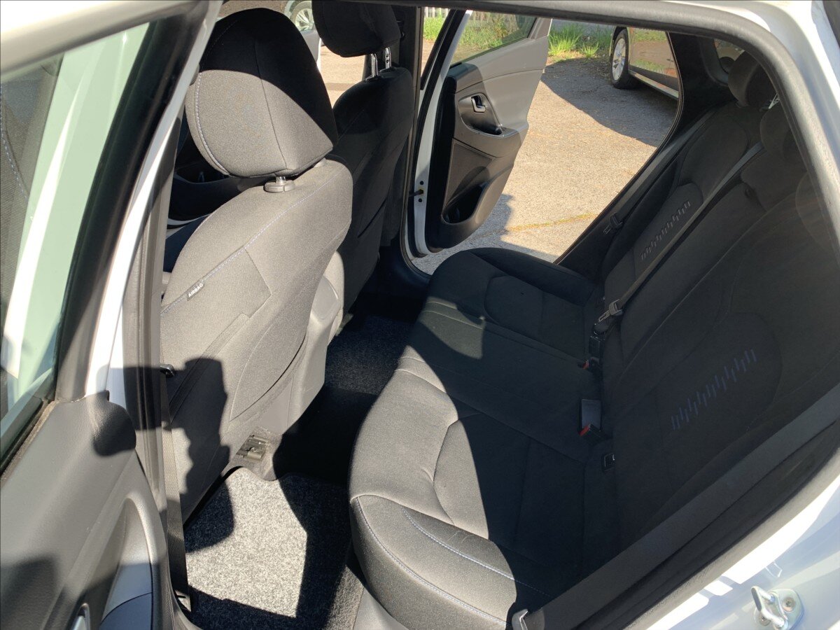 Hyundai i30 Kombi 1,4 l 103 kw