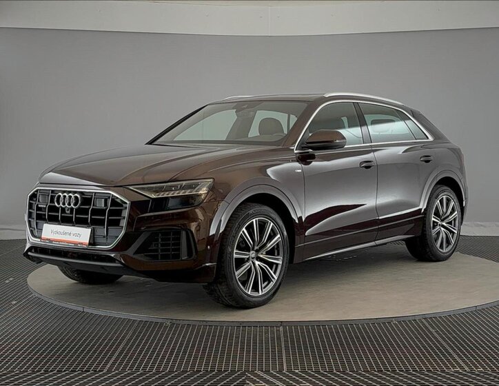 Audi Q8 SUV / Terénní 3,0 l 250 kw