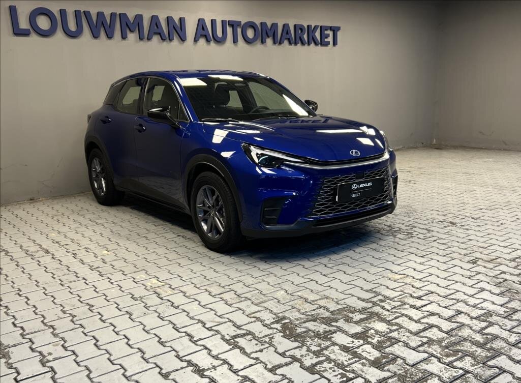 Lexus LBX SUV / Terénní 1,5 l 100 kw
