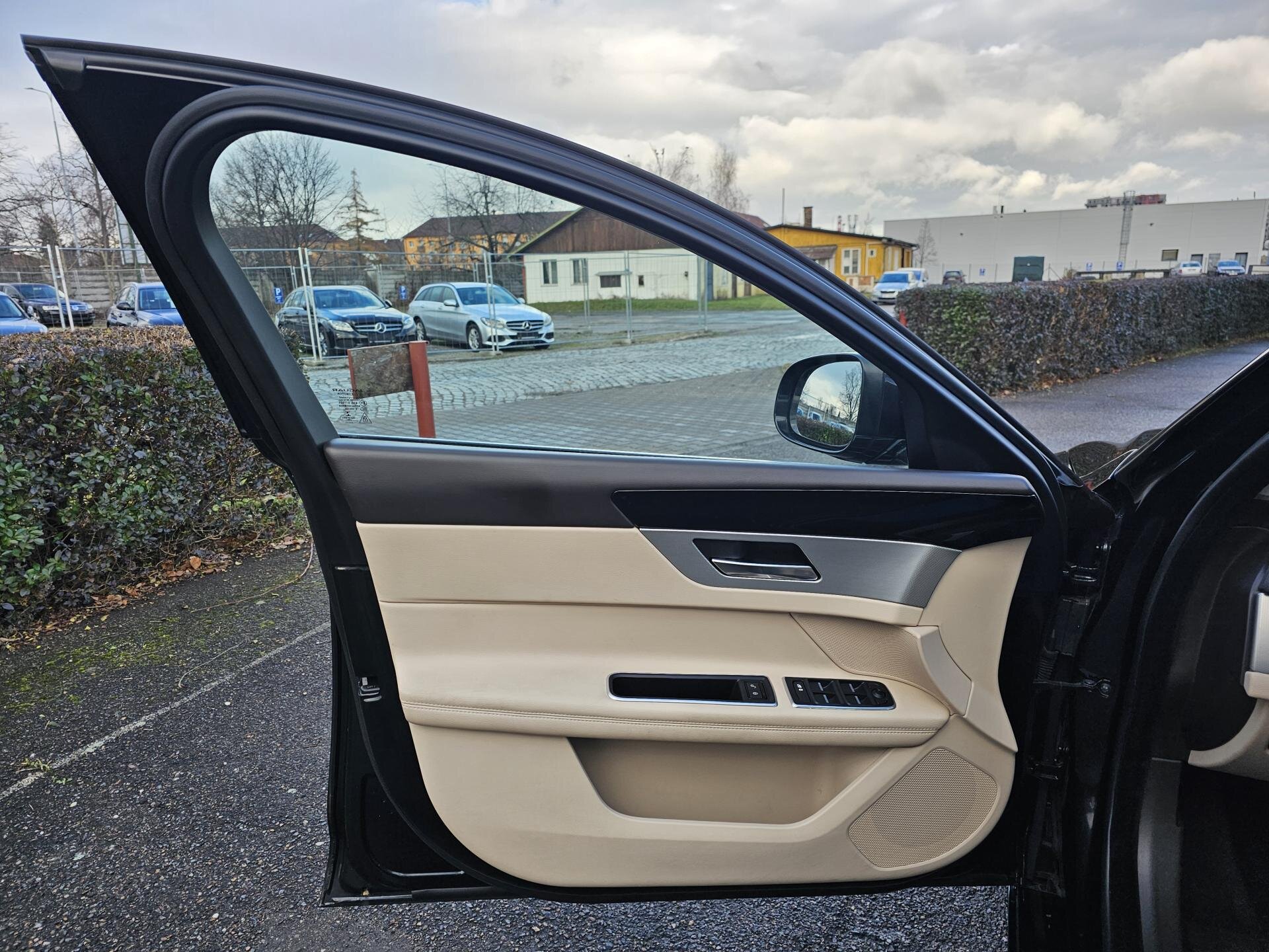 Jaguar XF Sedan 2,0 l 177 kw