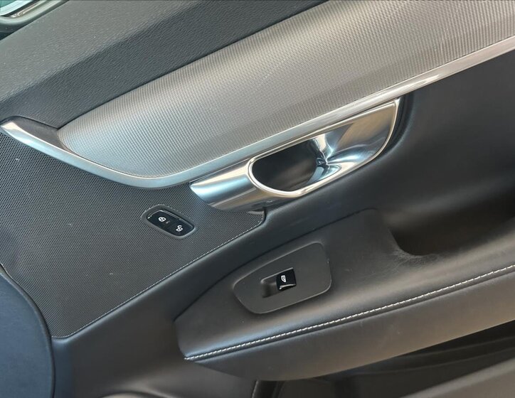 Volvo V90 24