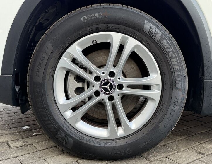 Mercedes-Benz GLA SUV / Terénní 2,0 l 140 kw