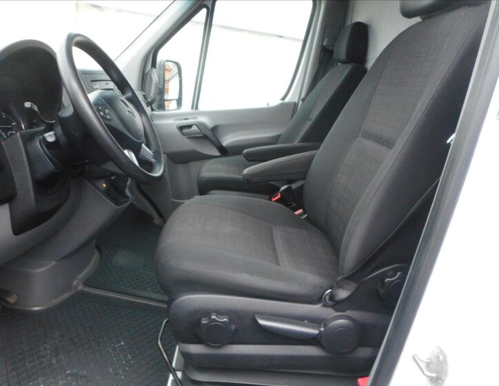Mercedes-Benz Sprinter 17