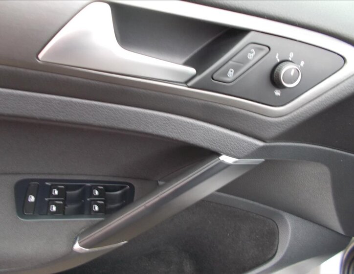 Volkswagen Golf Hatchback 1,6 l 77 kw