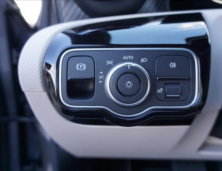 Mercedes-Benz Třídy A Hatchback 1,3 l 100 kw