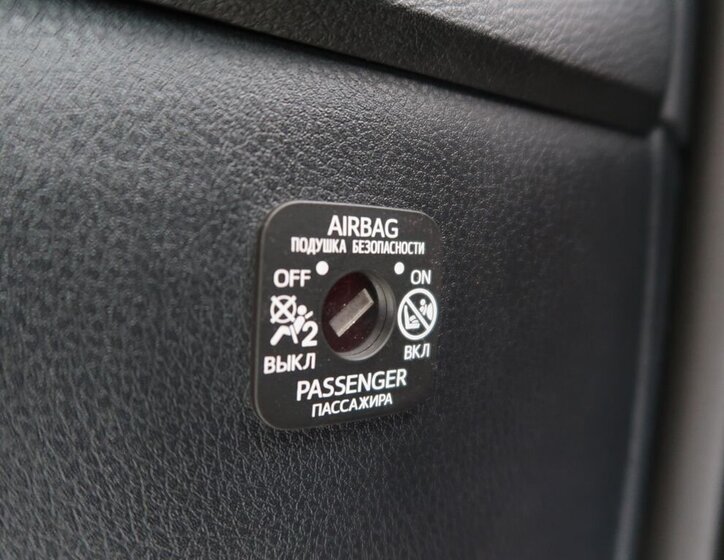 Toyota C-HR SUV 2,0 l 112 kw