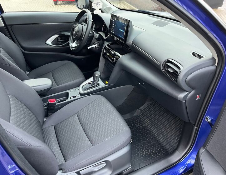 Toyota Yaris Cross 17