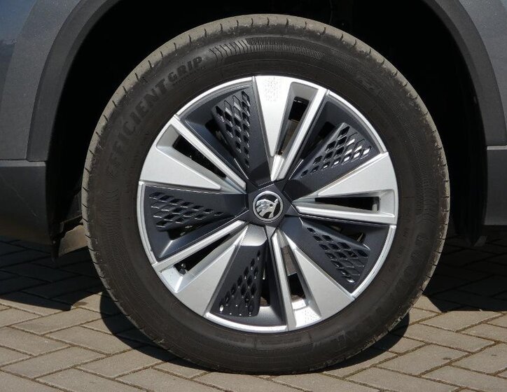 Škoda Karoq SUV / Terénní 1,5 l 110 kw