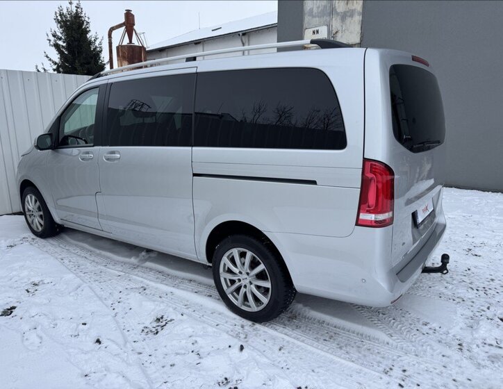 Mercedes-Benz Třídy V 12