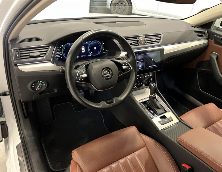 Škoda Superb Liftback 1,4 l 160 kw