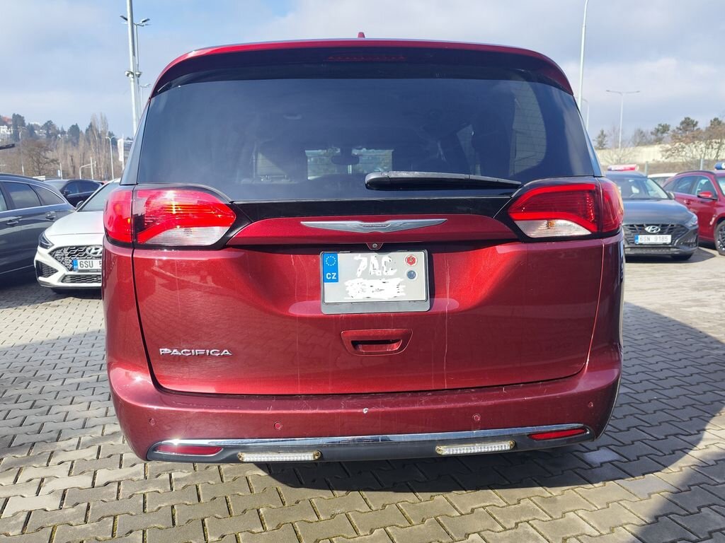 Chrysler Pacifica MPV 3,6 l 214 kw