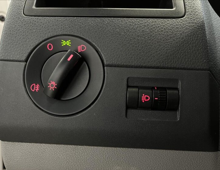 Volkswagen Transporter Skříň 2,0 l 75 kw