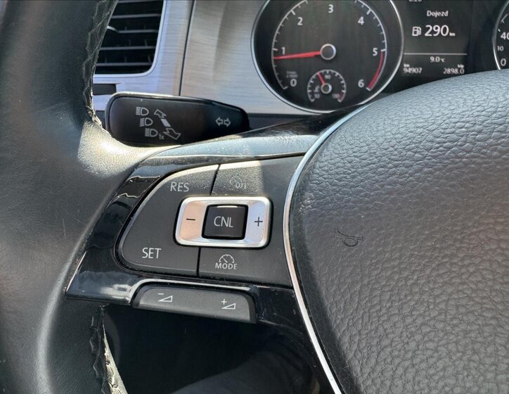 Volkswagen Golf Hatchback 1,6 l 77 kw