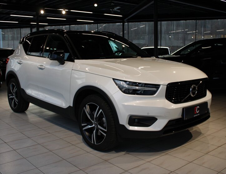 Volvo XC40 SUV / Terénní 2,0 l 140 kw