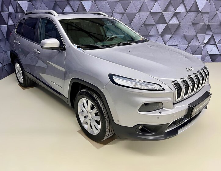 Jeep Cherokee SUV 2,0 l 125 kw