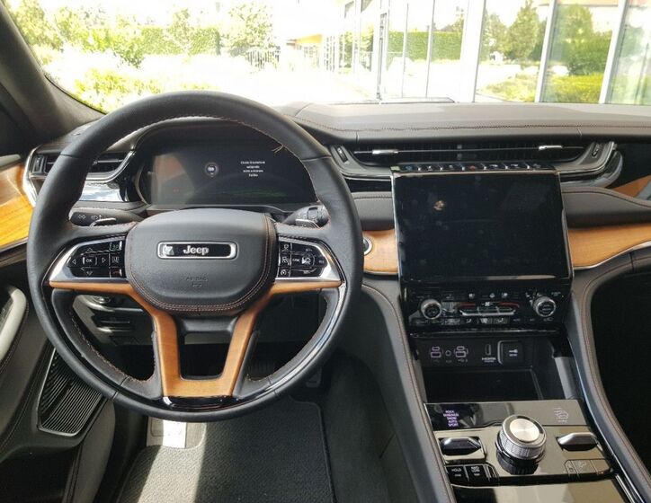 Jeep Grand Cherokee 10