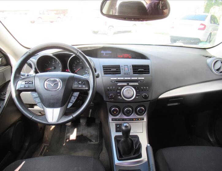 Mazda 3 9