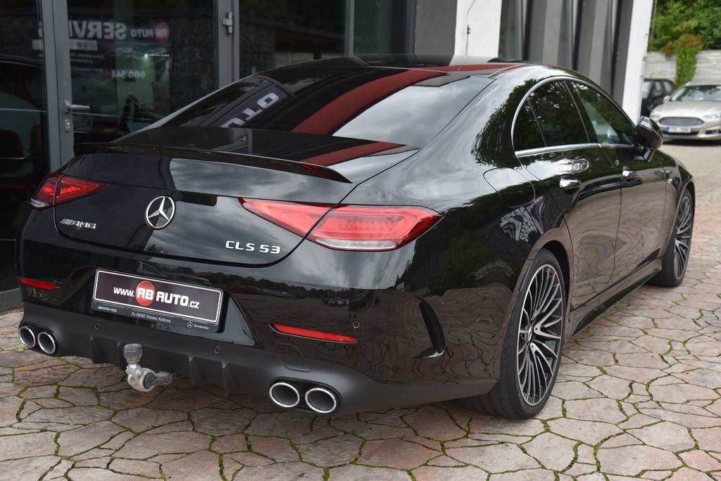 Mercedes-Benz CLS Sedan 3,0 l 320 kw