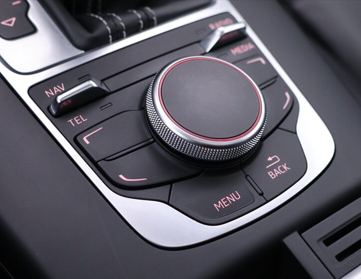 Audi S3 Hatchback 2,0 l 221 kw