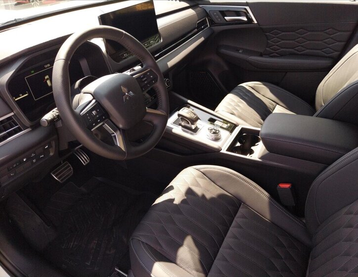 Mitsubishi Outlander 6