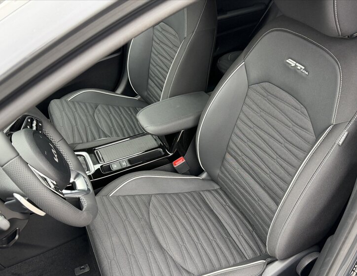 KIA XCeed SUV / Terénní 1,6 l 0