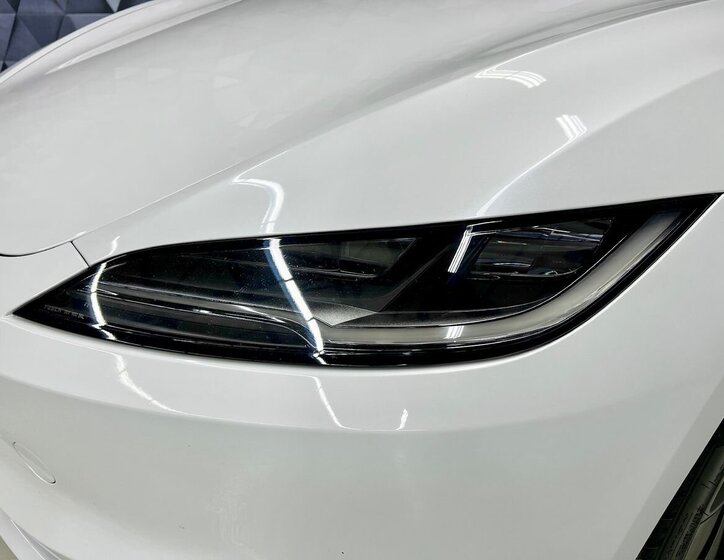 Tesla Model 3 Sedan 0,0 324 kw