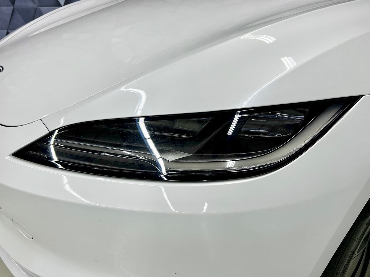 Tesla Model 3 Sedan 0,0 324 kw