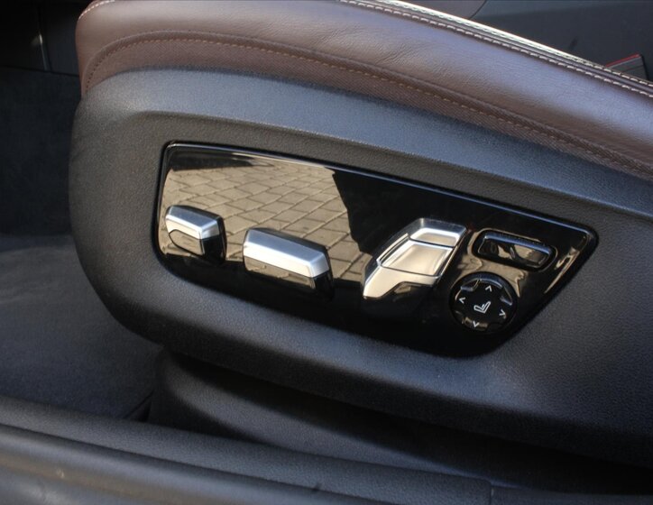 BMW Řada 5 Sedan / Limuzína 3,0 l 250 kw