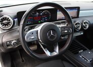 Mercedes-Benz CLA Kombi 1,3 l 193 kw