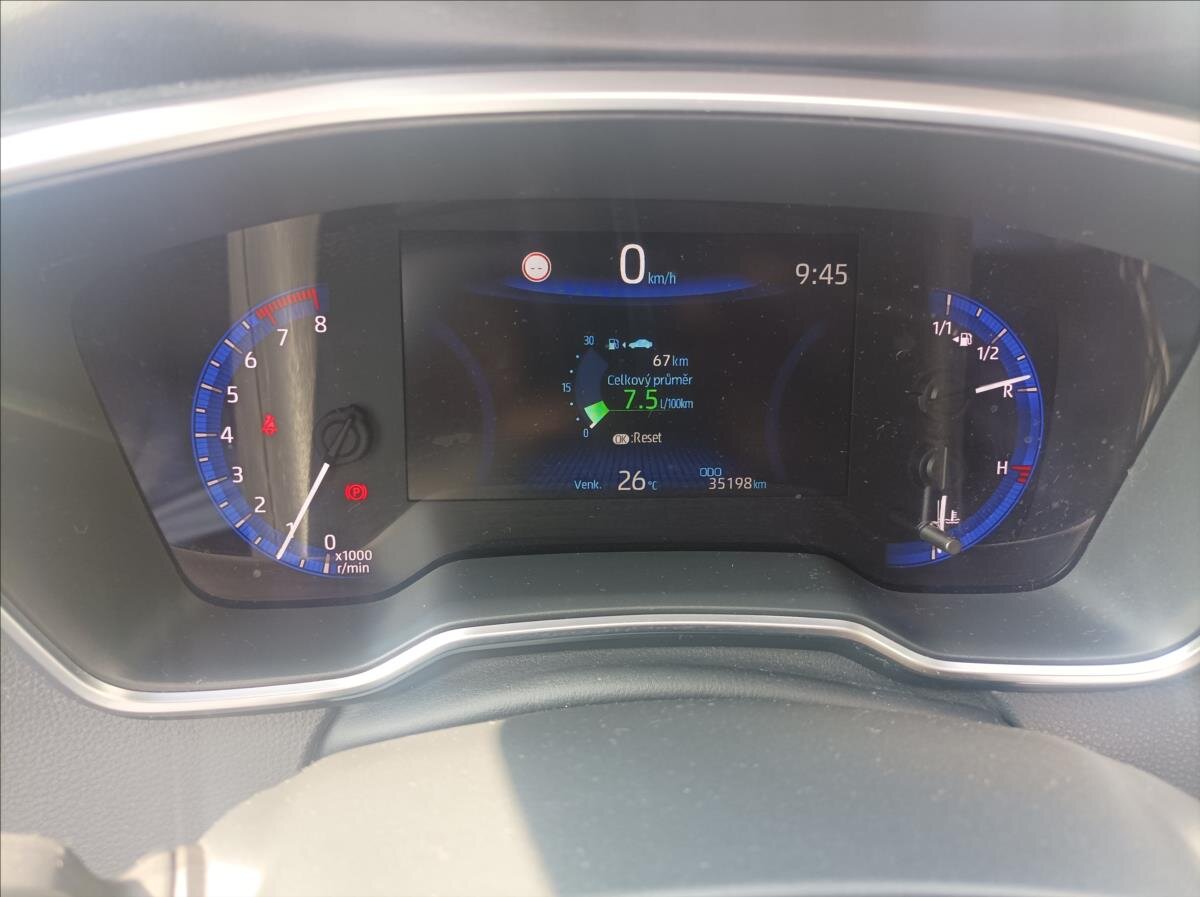 Toyota Corolla Sedan 1,5 l 92 kw