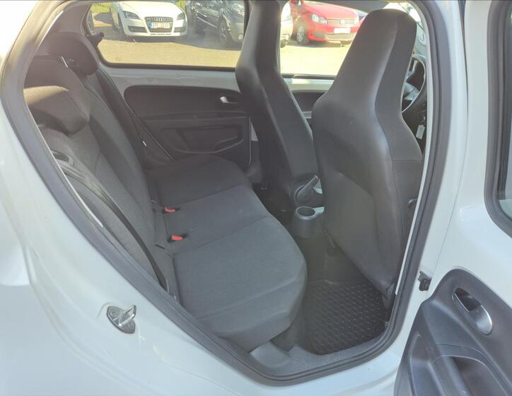 Volkswagen up! 17