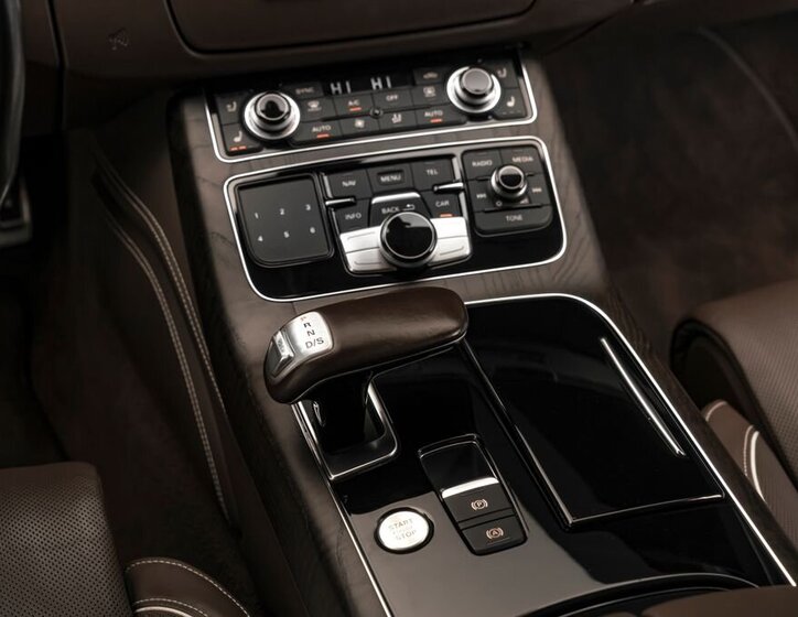 Audi A8 Sedan 4,1 l 283 kw