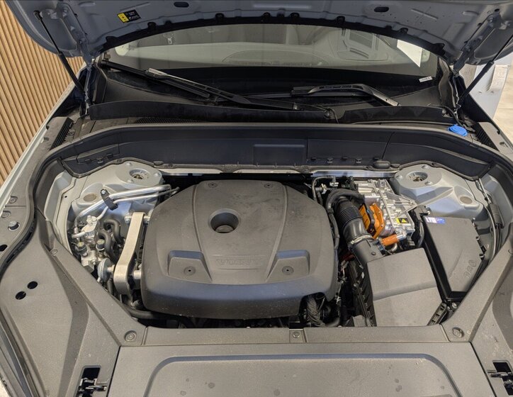 Volvo XC90 Ostatní 2,0 l 335 kw