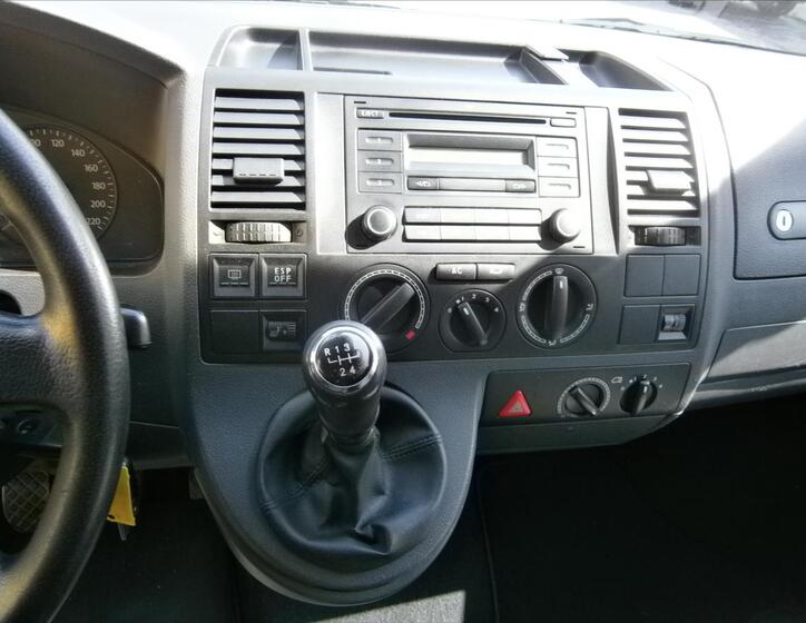 Volkswagen Multivan 13