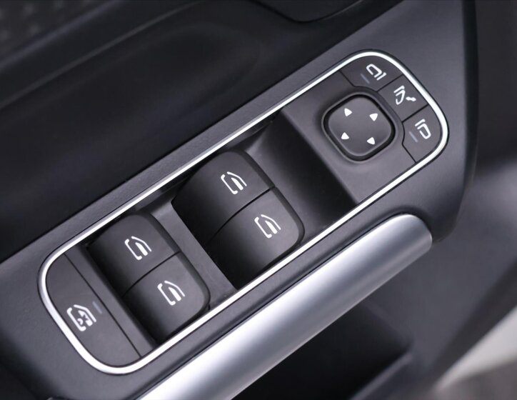 Mercedes-Benz GLA SUV / Terénní 2,0 l 165 kw