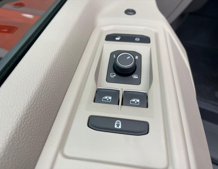 Volkswagen Multivan Ostatní 1,5 l 130 kw