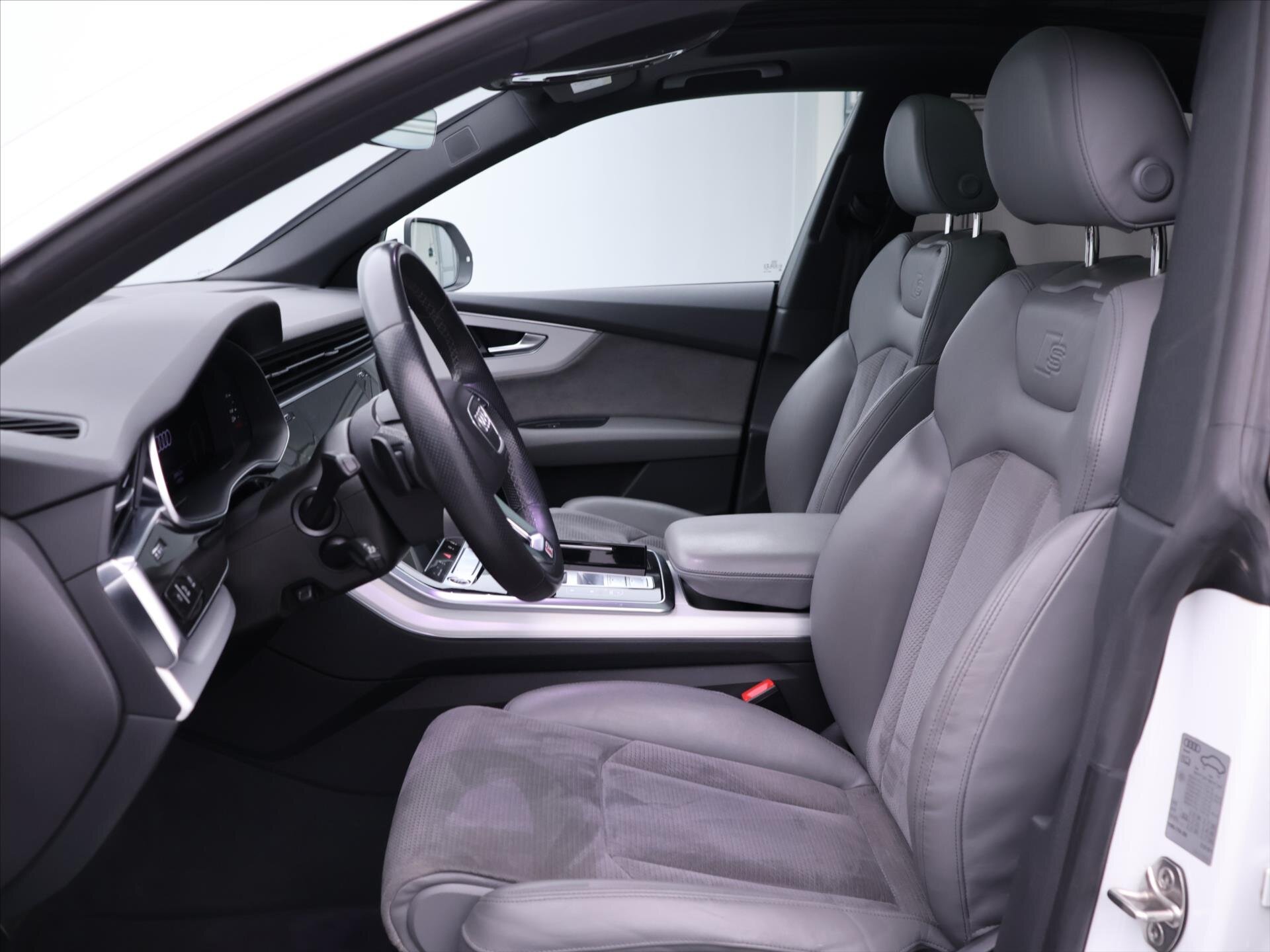 Audi Q8 SUV / Terénní 3,0 l 250 kw