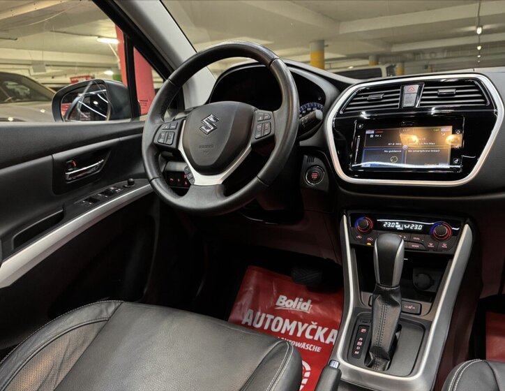 Suzuki SX4 S-Cross 33