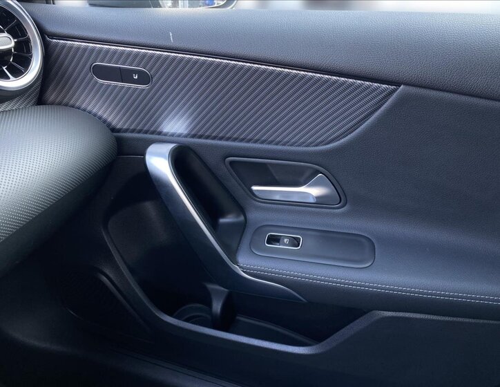 Mercedes-Benz Třídy A Hatchback 1,3 l 120 kw