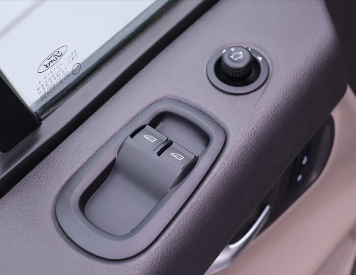 Ford Tourneo Custom 18