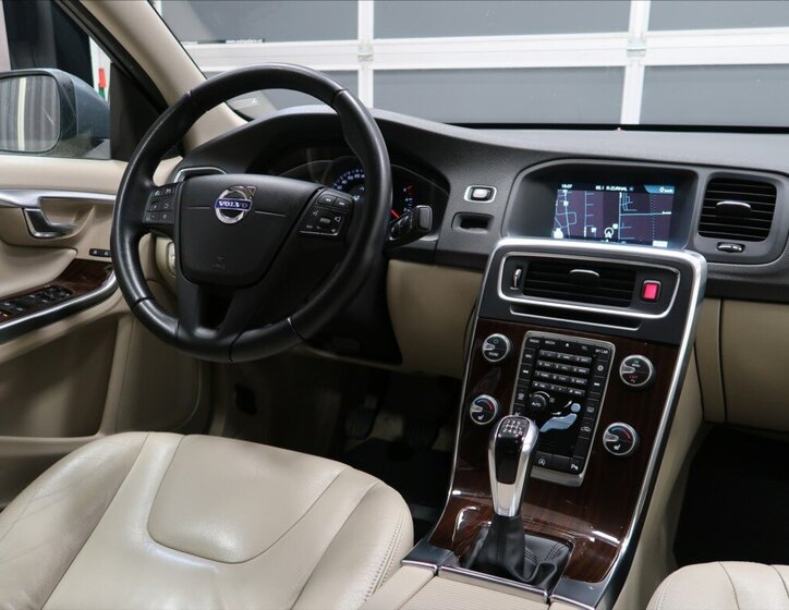 Volvo S60 Sedan / Limuzína 2,0 l 140 kw