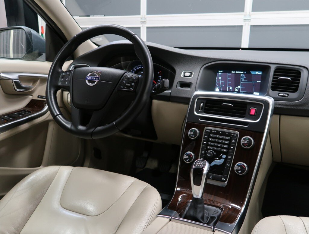 Volvo S60 Sedan / Limuzína 2,0 l 140 kw