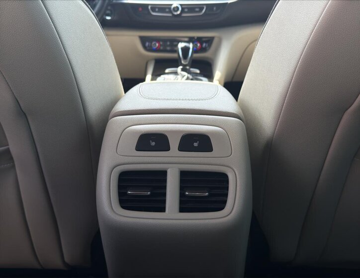 Opel Insignia Kombi 2,0 l 154 kw