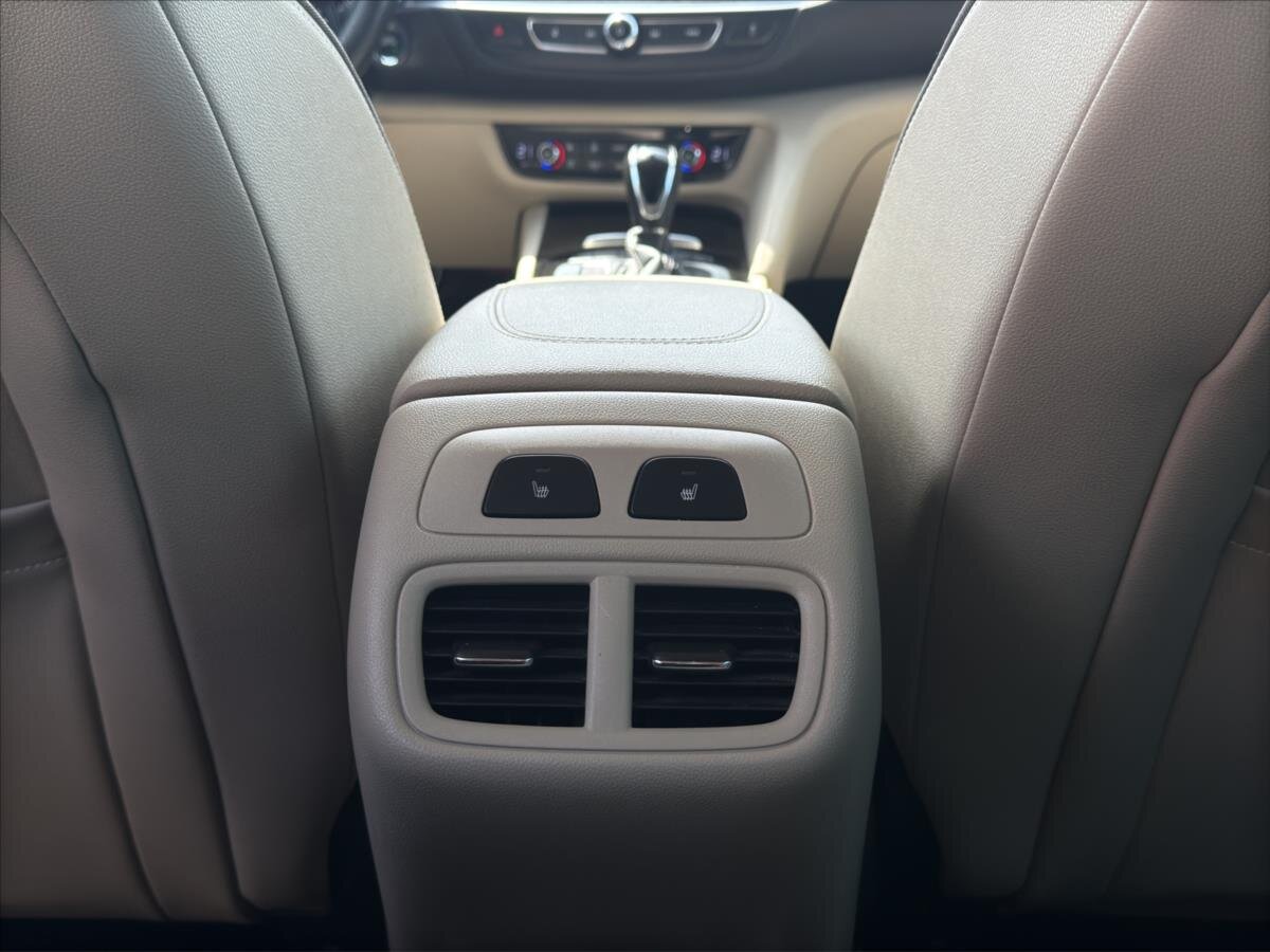 Opel Insignia Kombi 2,0 l 154 kw
