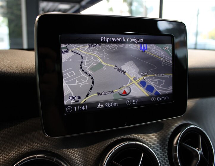 Mercedes-Benz CLA Kombi 2,1 l 125 kw