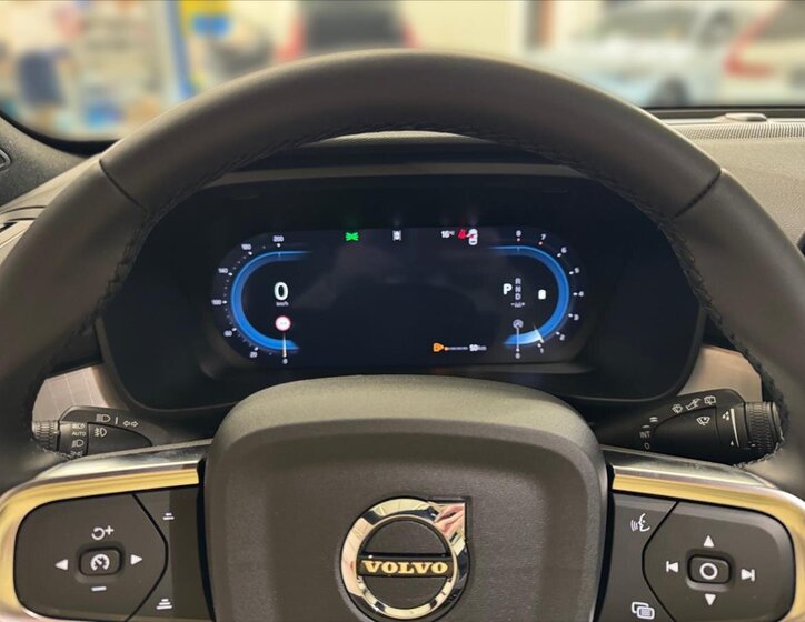 Volvo XC40 SUV / Terénní 2,0 l 120 kw