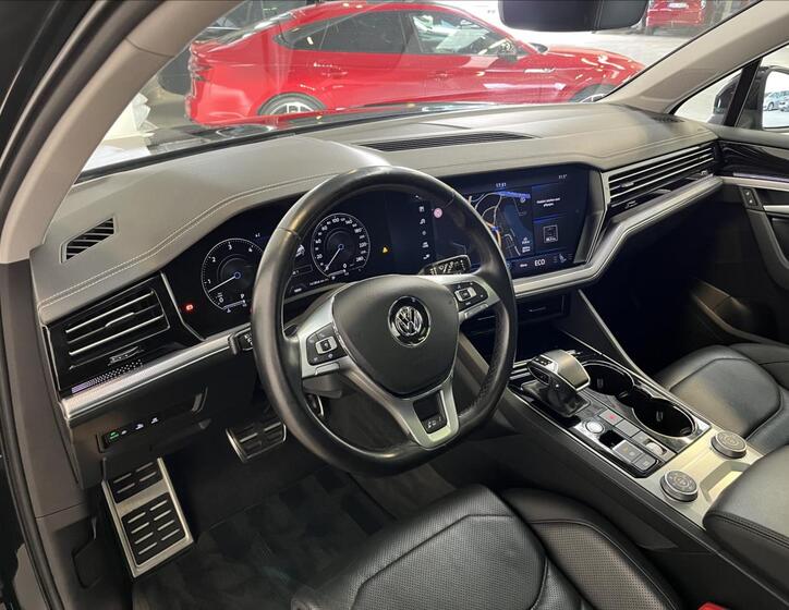 Volkswagen Touareg 6