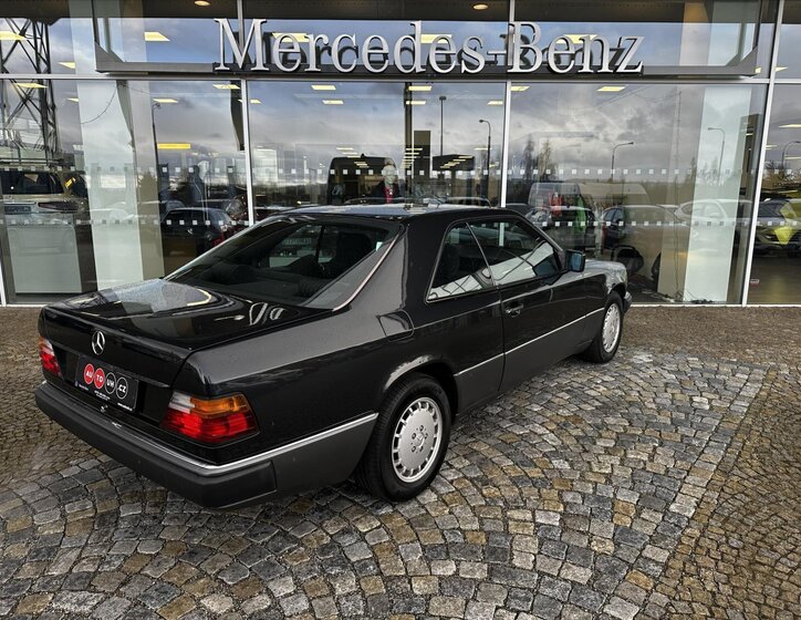 Mercedes-Benz 124 Kupé 1,9 l 100 kw