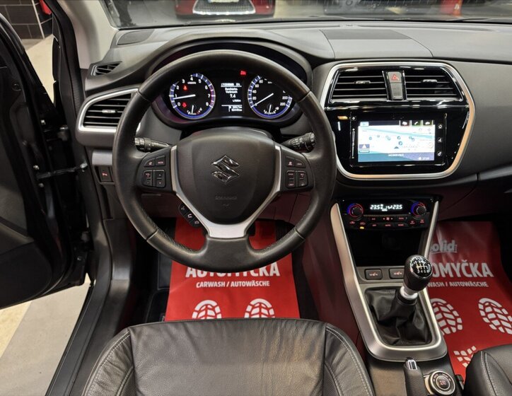 Suzuki SX4 S-Cross 22