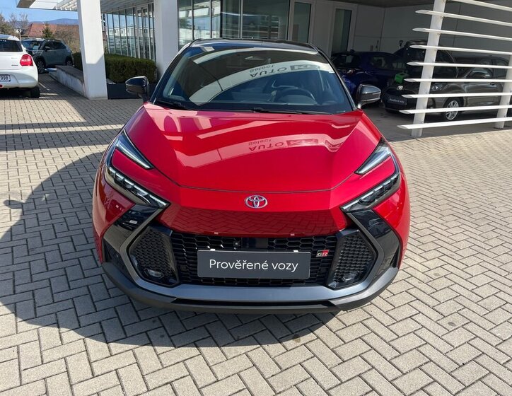 Toyota C-HR SUV / Terénní 2,0 l 112 kw